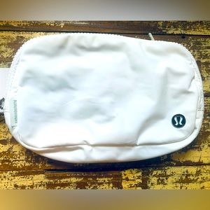Lululemon Everywhere Belt Bag 1L WHITE